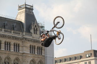 九游官网入口充值-“跑酷赛场:东安湖体育公园成为极限运动的全新战场” 第2张